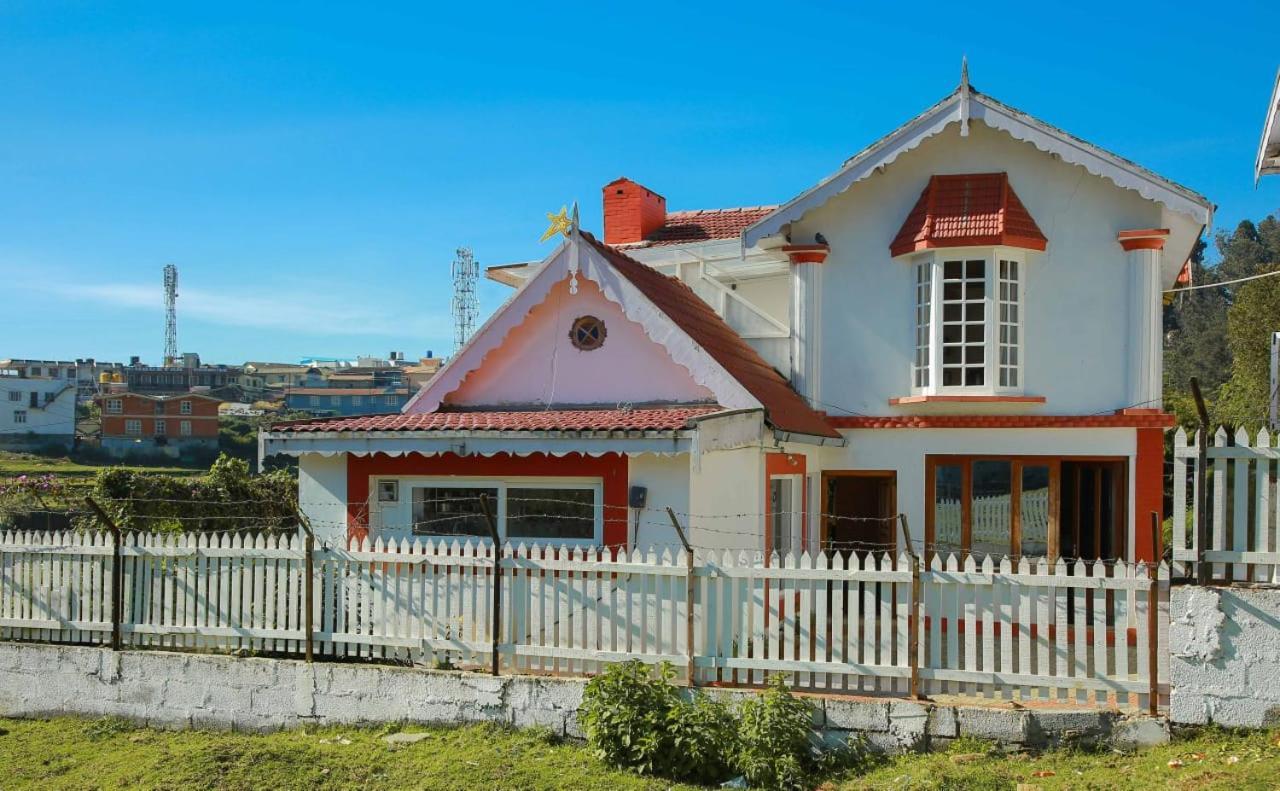 Pine View Stay Уті Екстер'єр фото